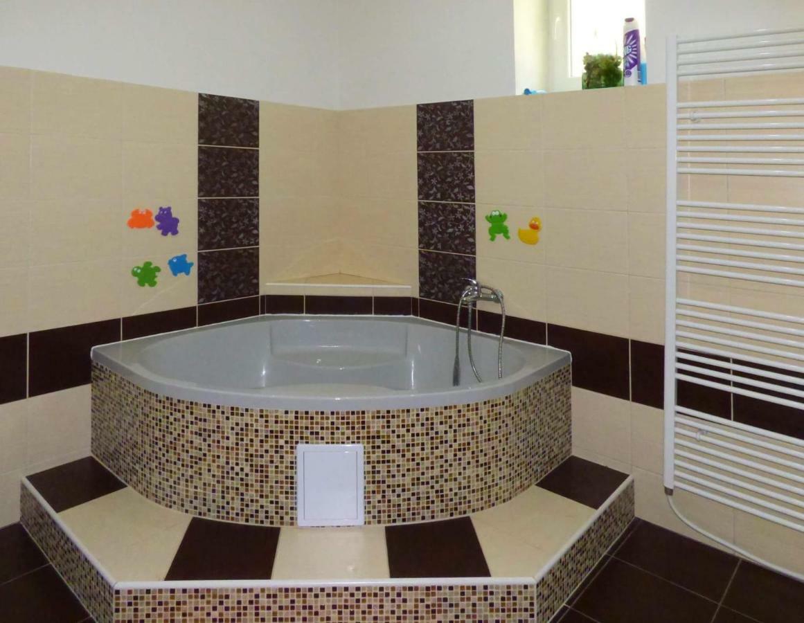 Apartment Kopa L Vyhne Bagian luar foto